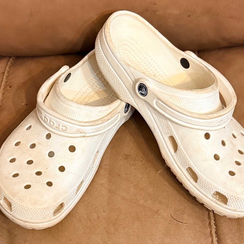 Crocs Clogs - Picture 2 of 8